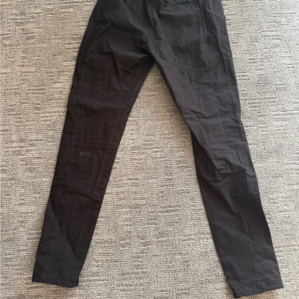 Men’s Black Cargo Pants 28/32
